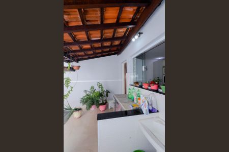 Casa à venda com 100m², 2 quartos e 1 vagaÁrea de Serviço