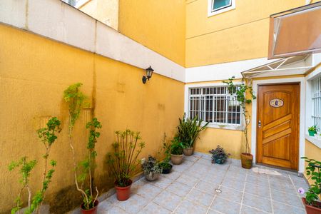 Casa de condomínio para alugar com 167m², 3 quartos e 3 vagas Casa de condomínio para alugar com 167m², 3 quartos e 3 vagasFachada