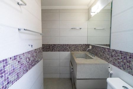 Casa de condomínio para alugar com 167m², 3 quartos e 3 vagas Casa de condomínio para alugar com 167m², 3 quartos e 3 vagasBanheiro do Sótão