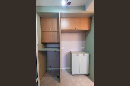 Casa de condomínio para alugar com 167m², 3 quartos e 3 vagas Casa de condomínio para alugar com 167m², 3 quartos e 3 vagasÁrea de Serviço - Armários