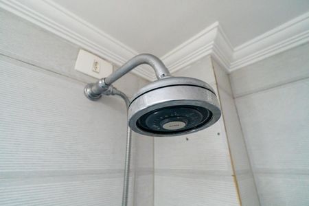 Casa de condomínio para alugar com 167m², 3 quartos e 3 vagas Casa de condomínio para alugar com 167m², 3 quartos e 3 vagasBanheiro do Sótão Detalhe