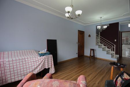 Casa à venda com 120m², 3 quartos e 2 vagasSala