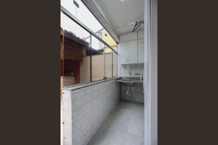 Casa à venda com 120m², 3 quartos e 2 vagasÁrea de serviço