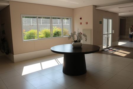 Apartamento à venda com 90m², 2 quartos e 2 vagasHall social