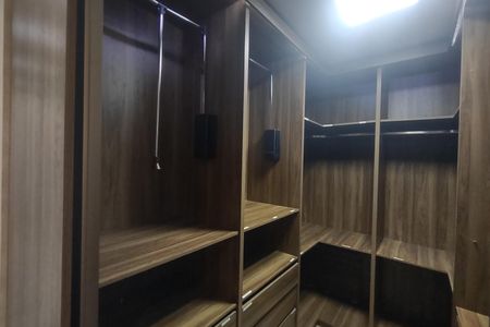 Apartamento à venda com 90m², 2 quartos e 2 vagasCloset da suíte 1