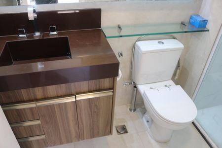 Apartamento à venda com 90m², 2 quartos e 2 vagasBanheiro da Suíte 1