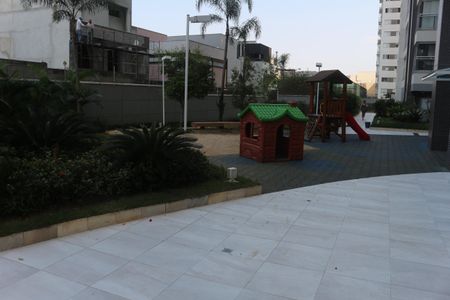 Apartamento à venda com 90m², 2 quartos e 2 vagasÁrea comum - Playground
