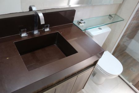 Apartamento à venda com 90m², 2 quartos e 2 vagasBanheiro da Suíte 2