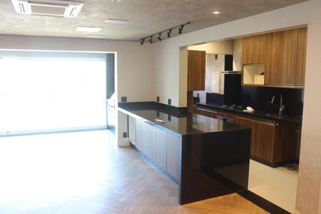 Apartamento à venda com 90m², 2 quartos e 2 vagasSala