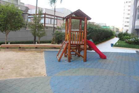 Apartamento à venda com 90m², 2 quartos e 2 vagasÁrea comum - Playground