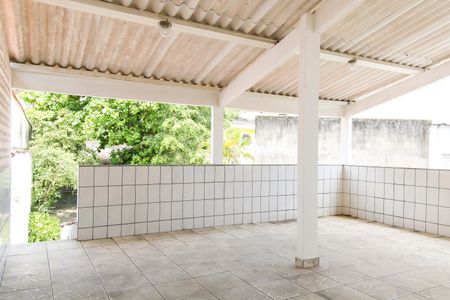 Casa à venda com 405m², 3 quartos e 2 vagas Casa à venda com 405m², 3 quartos e 2 vagasTerraço