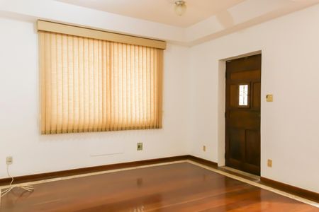 Casa à venda com 405m², 3 quartos e 2 vagas Casa à venda com 405m², 3 quartos e 2 vagasSala - 1º Pavimento