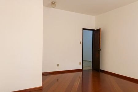 Casa à venda com 405m², 3 quartos e 2 vagas Casa à venda com 405m², 3 quartos e 2 vagasQuarto 2 - 2º Pavimento