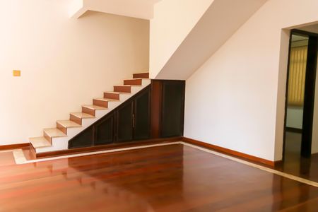 Casa à venda com 405m², 3 quartos e 2 vagas Casa à venda com 405m², 3 quartos e 2 vagasSala - 1º Pavimento