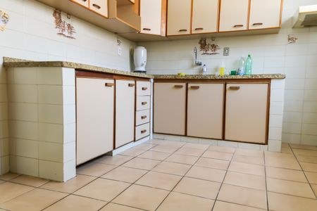 Casa à venda com 405m², 3 quartos e 2 vagas Casa à venda com 405m², 3 quartos e 2 vagasCozinha