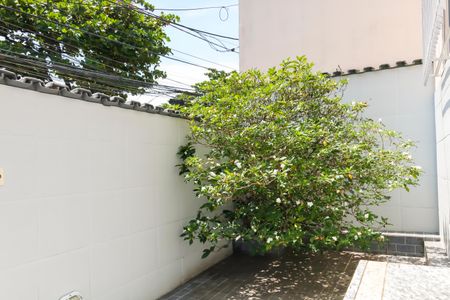 Casa à venda com 405m², 3 quartos e 2 vagas Casa à venda com 405m², 3 quartos e 2 vagasEntrada