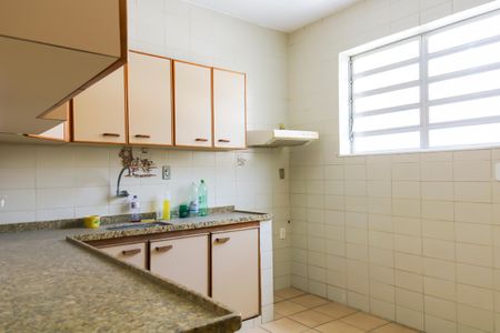 Casa à venda com 405m², 3 quartos e 2 vagas Casa à venda com 405m², 3 quartos e 2 vagasCozinha