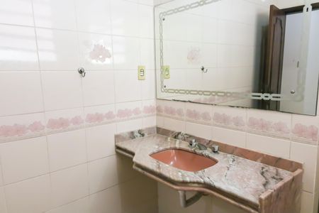 Casa à venda com 405m², 3 quartos e 2 vagas Casa à venda com 405m², 3 quartos e 2 vagasBanheiro - 2º Pavimento