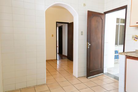 Casa à venda com 405m², 3 quartos e 2 vagas Casa à venda com 405m², 3 quartos e 2 vagasCozinha