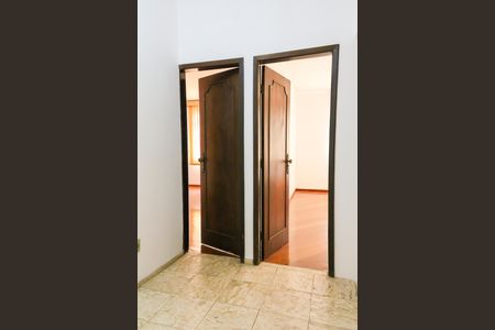 Casa à venda com 405m², 3 quartos e 2 vagas Casa à venda com 405m², 3 quartos e 2 vagasSala - 2º Pavimento