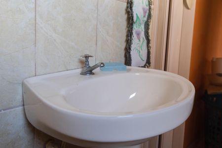 Casa à venda com 178m², 3 quartos e 2 vagas Casa à venda com 178m², 3 quartos e 2 vagasBanheiro