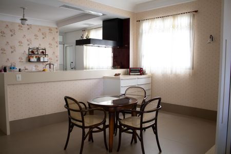 Apartamento à venda com 267m², 3 quartos e 2 vagasCozinha