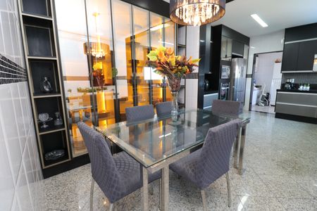 Casa à venda com 450m², 3 quartos e 3 vagasCozinha