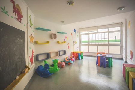 Apartamento à venda com 137m², 3 quartos e 2 vagas Apartamento à venda com 137m², 3 quartos e 2 vagasÁrea comum - Brinquedoteca