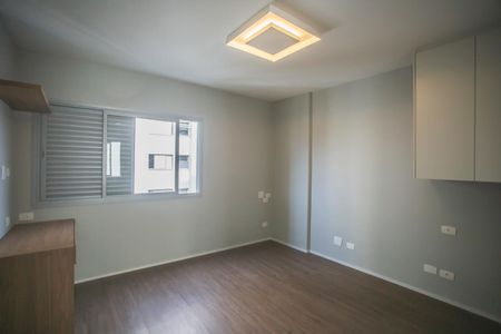 Apartamento à venda com 137m², 3 quartos e 2 vagas Apartamento à venda com 137m², 3 quartos e 2 vagasSuíte
