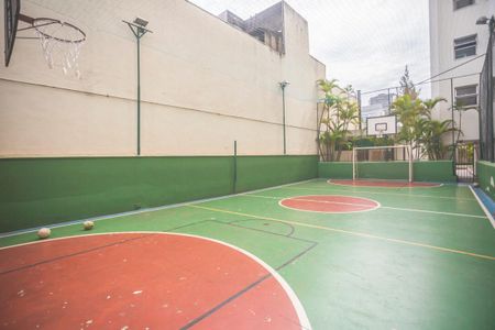Apartamento à venda com 137m², 3 quartos e 2 vagas Apartamento à venda com 137m², 3 quartos e 2 vagasÁrea comum - Quadra Poliesportiva