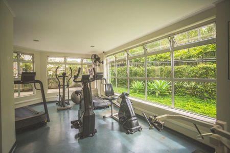 Apartamento à venda com 137m², 3 quartos e 2 vagas Apartamento à venda com 137m², 3 quartos e 2 vagasÁrea comum - Academia