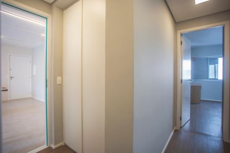 Apartamento à venda com 137m², 3 quartos e 2 vagas Apartamento à venda com 137m², 3 quartos e 2 vagasCorredor - Quartos