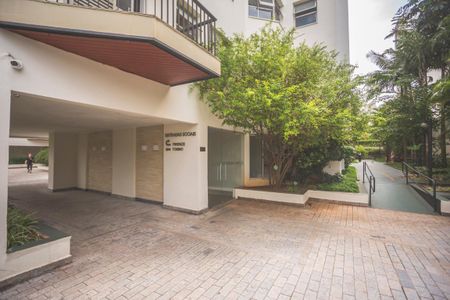 Apartamento à venda com 137m², 3 quartos e 2 vagas Apartamento à venda com 137m², 3 quartos e 2 vagasHall de Entrada