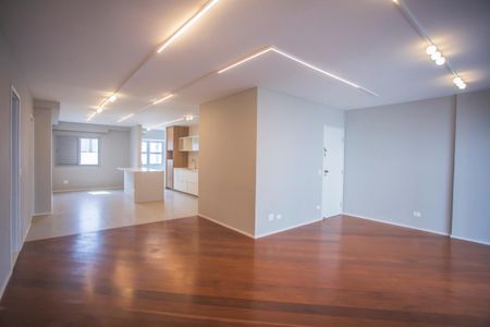 Apartamento à venda com 137m², 3 quartos e 2 vagas Apartamento à venda com 137m², 3 quartos e 2 vagasSala de Jantar