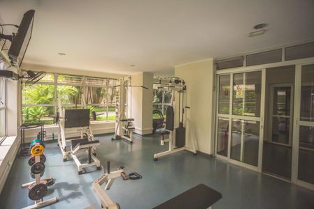 Apartamento à venda com 137m², 3 quartos e 2 vagas Apartamento à venda com 137m², 3 quartos e 2 vagasÁrea comum - Academia
