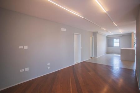 Apartamento à venda com 137m², 3 quartos e 2 vagas Apartamento à venda com 137m², 3 quartos e 2 vagasSala de Jantar