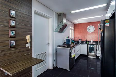 Apartamento para alugar com 200m², 3 quartos e 3 vagas Apartamento para alugar com 200m², 3 quartos e 3 vagasCozinha