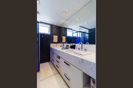 Apartamento para alugar com 200m², 3 quartos e 3 vagas Apartamento para alugar com 200m², 3 quartos e 3 vagasBanheiro 3