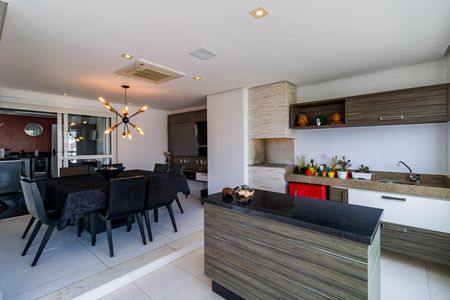 Apartamento para alugar com 200m², 3 quartos e 3 vagas Apartamento para alugar com 200m², 3 quartos e 3 vagasSala de Jantar