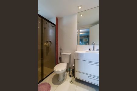 Apartamento para alugar com 200m², 3 quartos e 3 vagas Apartamento para alugar com 200m², 3 quartos e 3 vagasBanheiro
