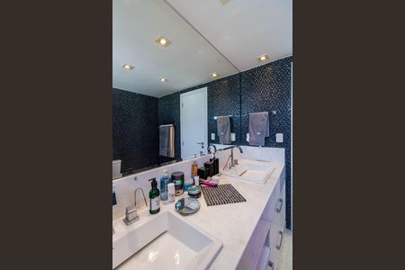 Apartamento para alugar com 200m², 3 quartos e 3 vagas Apartamento para alugar com 200m², 3 quartos e 3 vagasBanheiro 3