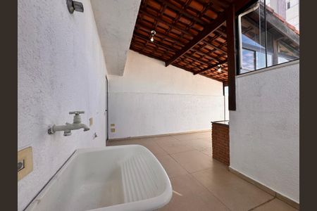 Apartamento à venda com 104m², 2 quartos e 2 vagasLavanderia