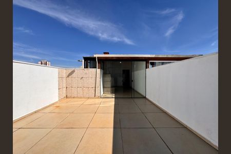 Apartamento à venda com 104m², 2 quartos e 2 vagasCobertura