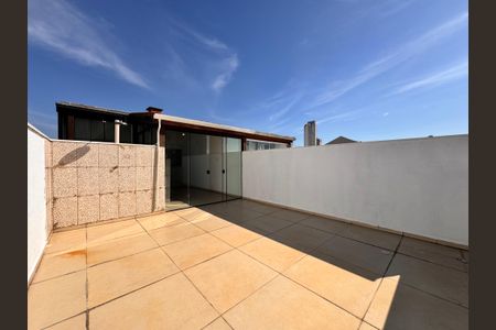 Apartamento à venda com 104m², 2 quartos e 2 vagasCobertura