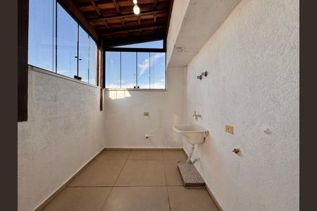 Apartamento à venda com 104m², 2 quartos e 2 vagasLavanderia