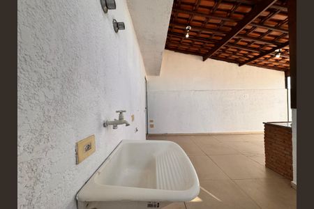 Apartamento à venda com 104m², 2 quartos e 2 vagasLavanderia