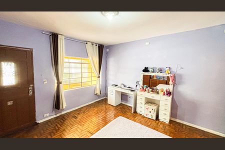 Casa à venda com 300m², 4 quartos e 2 vagasCasa 1 - Quarto 1