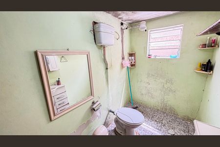 Casa à venda com 300m², 4 quartos e 2 vagas Casa à venda com 300m², 4 quartos e 2 vagasCasa 2 - Banheiro