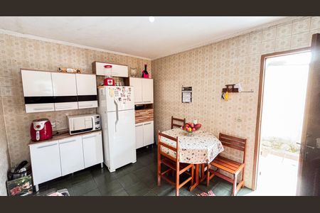 Casa à venda com 300m², 4 quartos e 2 vagasCasa 1 - Cozinha