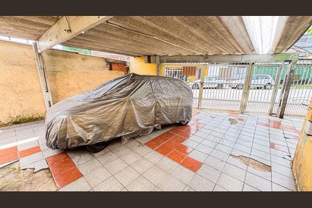 Casa à venda com 300m², 4 quartos e 2 vagas Casa à venda com 300m², 4 quartos e 2 vagasQuintal - Garagem